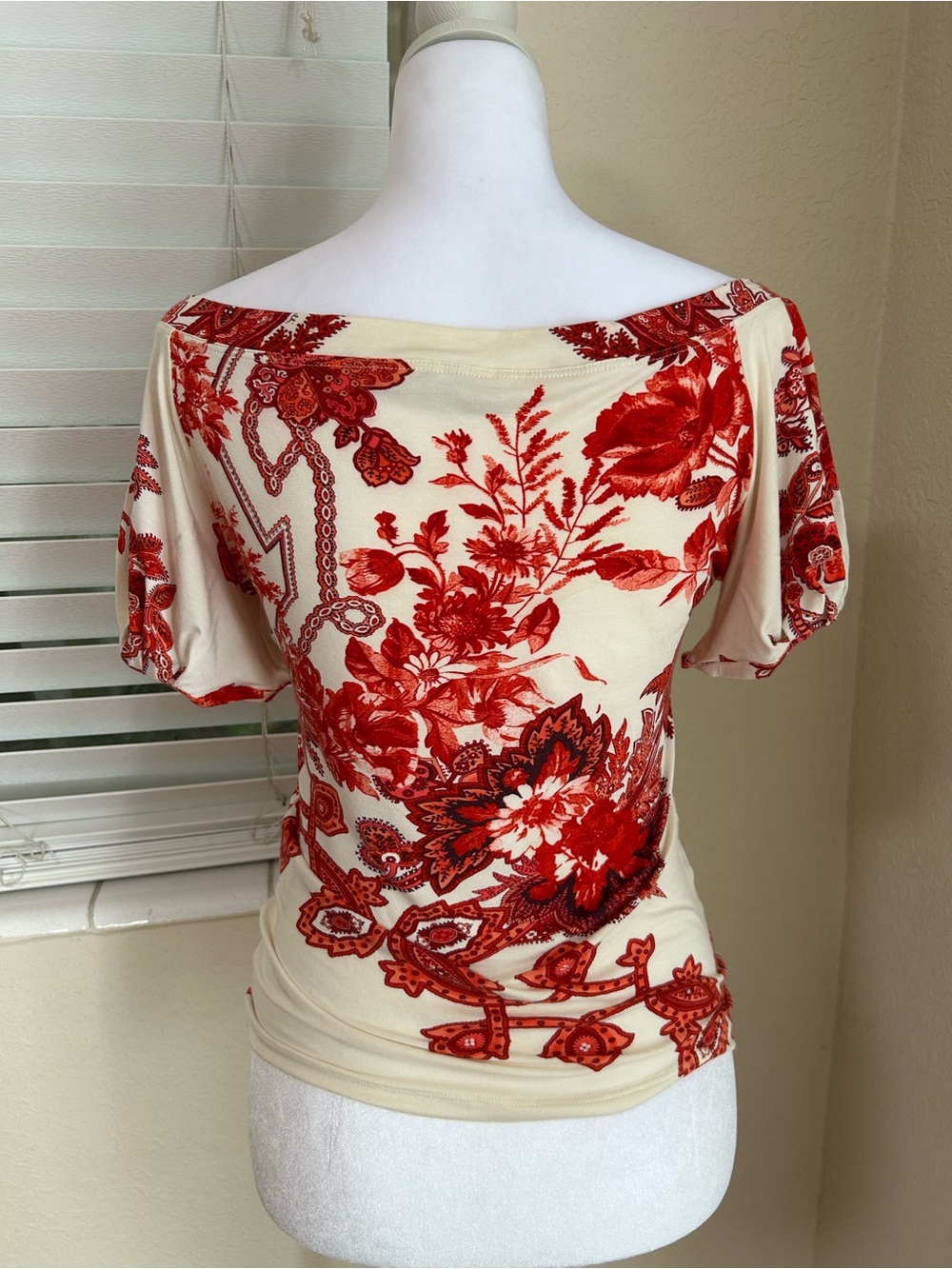 Vintage Roberto Cavalli Cream/White Off-Shoulder Top w/ Red Floral Size 42 or Md - Picture 6 of 13